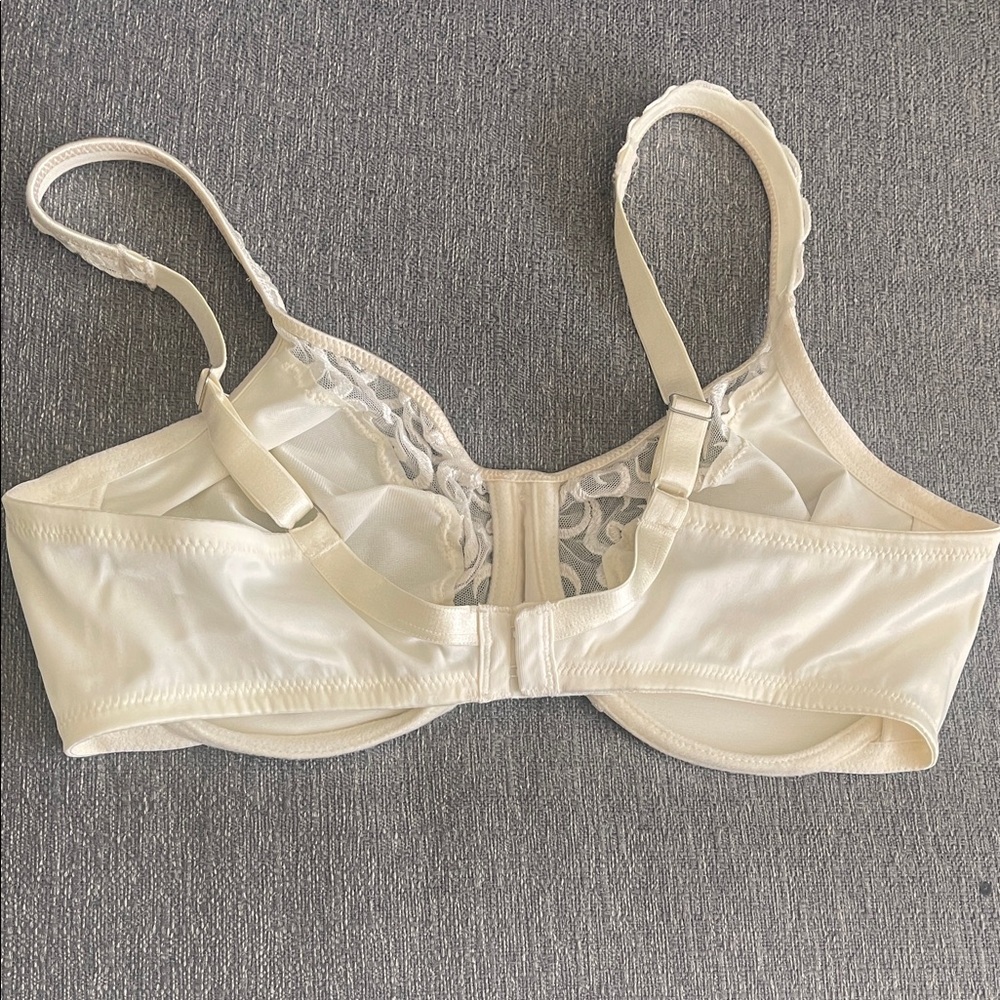 Lilyette Cream Satin Bra with lace Accents 38D - Picture 2 of 5